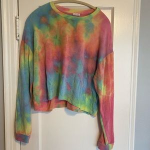 Le Lis Collection. Tie Dye cropped pullover. Size medium